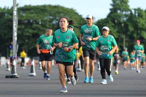 BIB: 358
                            <button type="button" onclick="openModal(5173318)" class="btn btn-primary btn-sm float-right btn-popup" data-toggle="modal" data-target=".modal-high-quality">
                        <i class="fas fa-shopping-cart"></i> Add to Cart
                    </button>
                                            <button type="button" onclick="isThisMe(5173318, true)" class="btn btn-success btn-sm float-right btn-popup btn-isme hidden" data-toggle="tooltip" data-placement="bottom" title="นี่คือรูปของคุณใช่ไหม คลิกที่นี่เพื่อเอาเข้าอัลบั้ม">
                        <i class="fas fa-plus"></i> Add to album
                    </button>
                    <button type="button" onclick="isThisMe(5173318, false)" class="btn btn-warning btn-sm float-right btn-popup btn-isnotme hidden">
                        <i class="fas fa-ban"></i> Remove from album
                    </button>